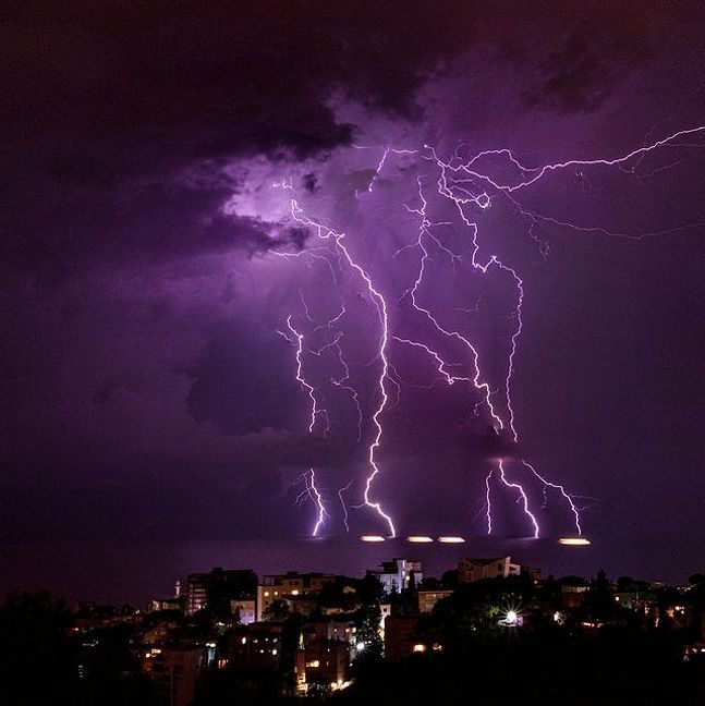 Detalhe de relâmpago capturado